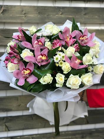 Букет цветов из: Розы и Хризантемы в Алейске Алтайский край
