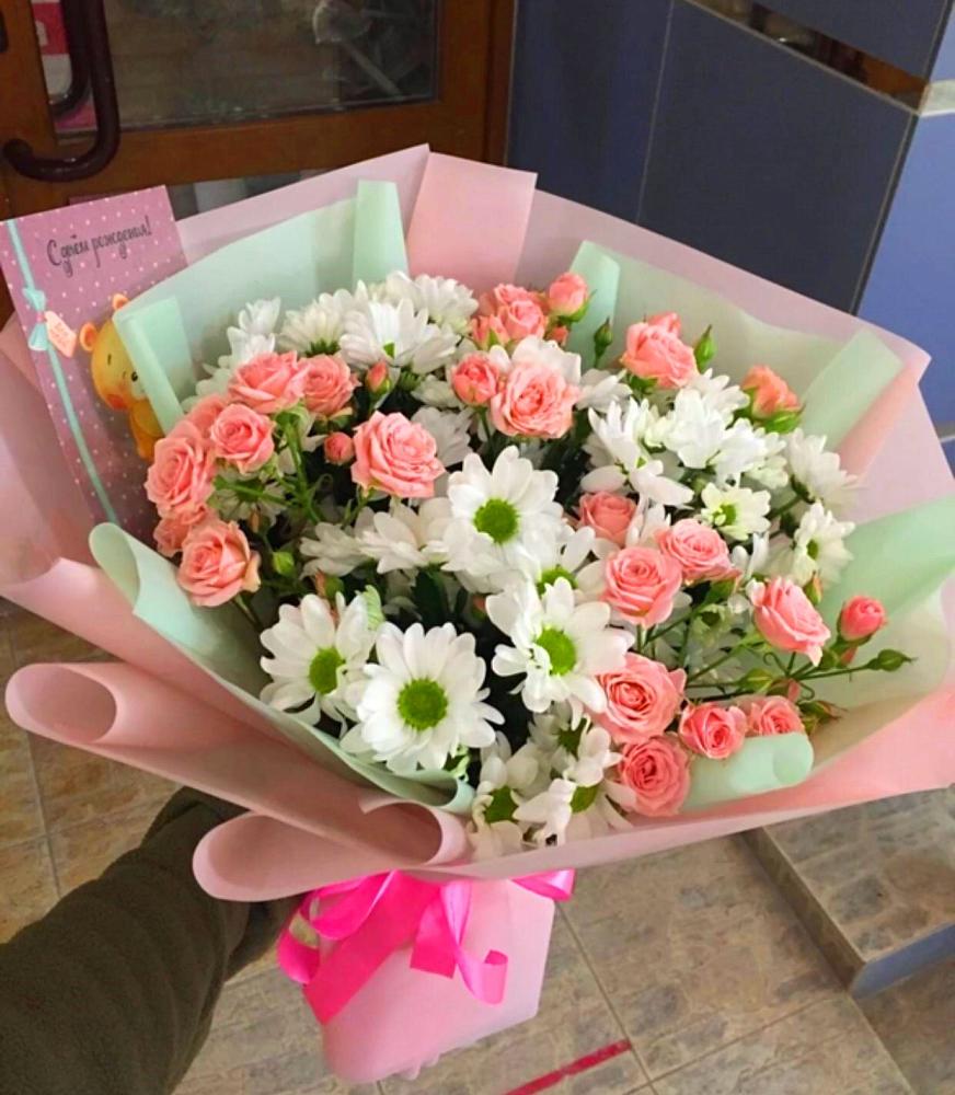 Букет Жемчужная россыпь в Алейске Алтайский край Букет цветов из: Розы и Хризантемы в Алейске Алтайский край