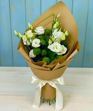 Букет цветов из:  Хризантемы и Лизиантусы в Алейске Алтайский край